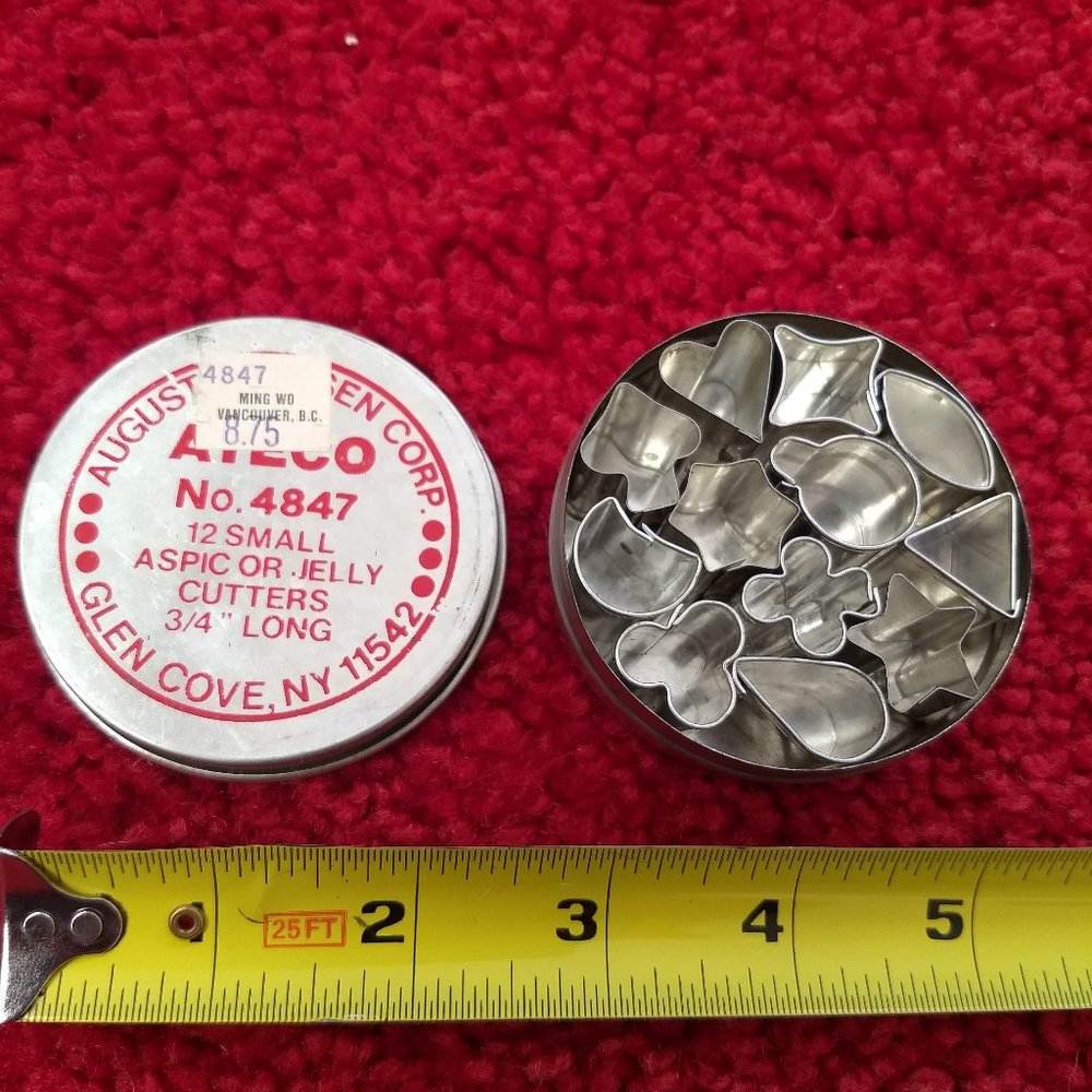 vintage 70s 12 mini aspic jelly cookie cutters set in tin - Picture 3 of 6